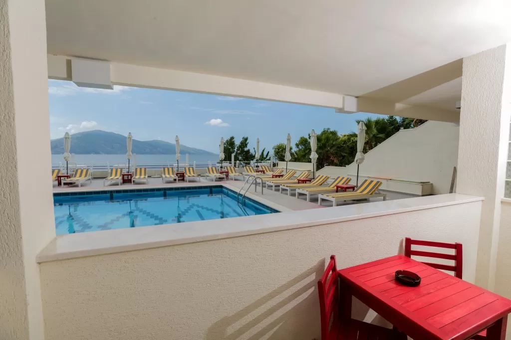 Picasso 11 - STD QDPL Pool View 2.jpg